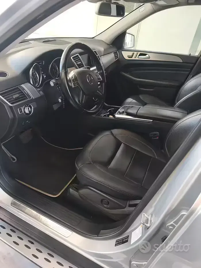 Usata Mercedes ML250 204 CV (150 kW) 2012 Grigio SUV