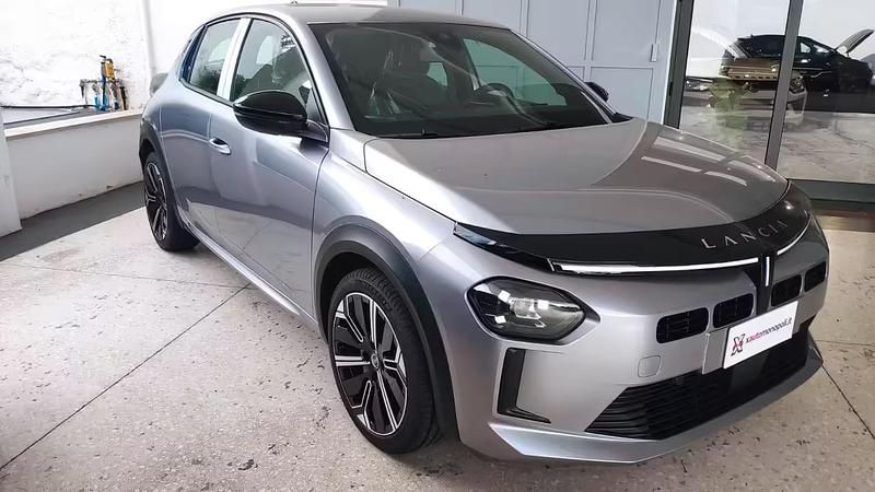 Usata Lancia Ypsilon 101 CV (74 kW) 2024 Oro Utilitaria