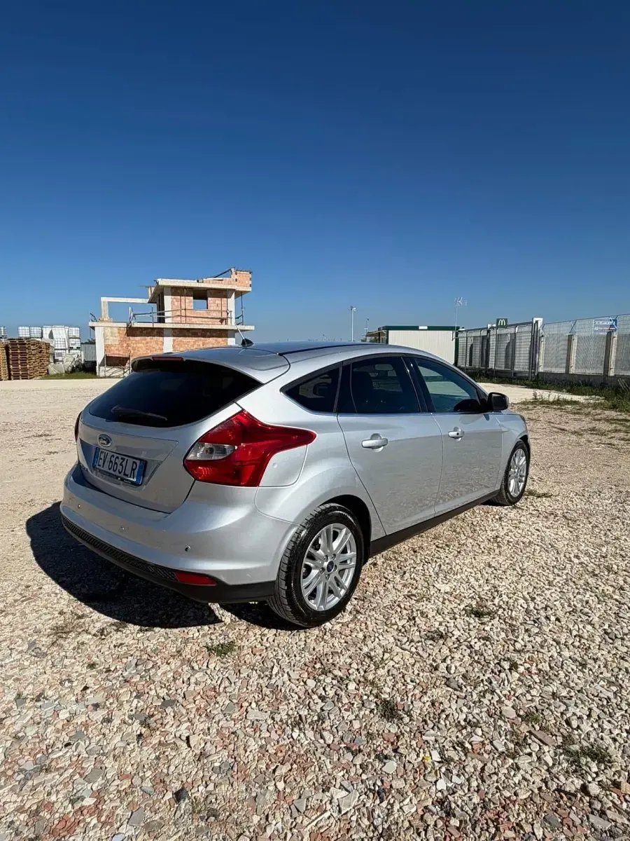 Usata Ford Focus Titanium 116 CV (85 kW) 2014 Argento Berlina