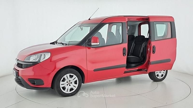 Usata Fiat Doblò 95 CV (69 kW) 2017 Rosso Monovolume