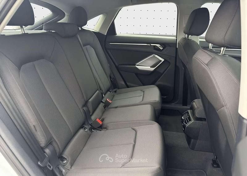 Usata Audi Q3 Sportback Ambiente 150 CV (110 kW) 2023 Grigio SUV