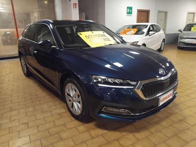 Blu lava Usata 2021 Skoda Octavia Style Station wagon | 19.500 € (Ottimo prezzo) - Immagine 1/4
