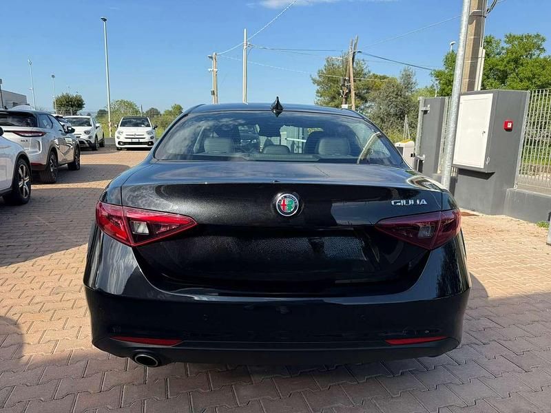 Usata Alfa Romeo Giulia Executive 160 CV (117 kW) 2020 Nero Berlina