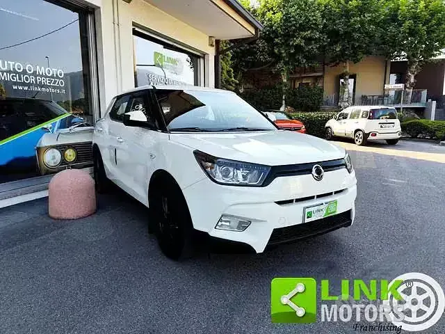 Usata SsangYong Tivoli 116 CV (85 kW) 2016 Bianco SUV