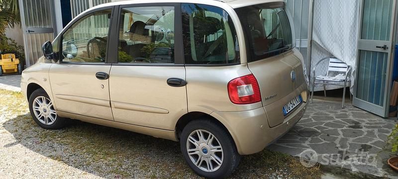 Usata Fiat Multipla 103 CV (75 kW) 2007 Giallo Monovolume