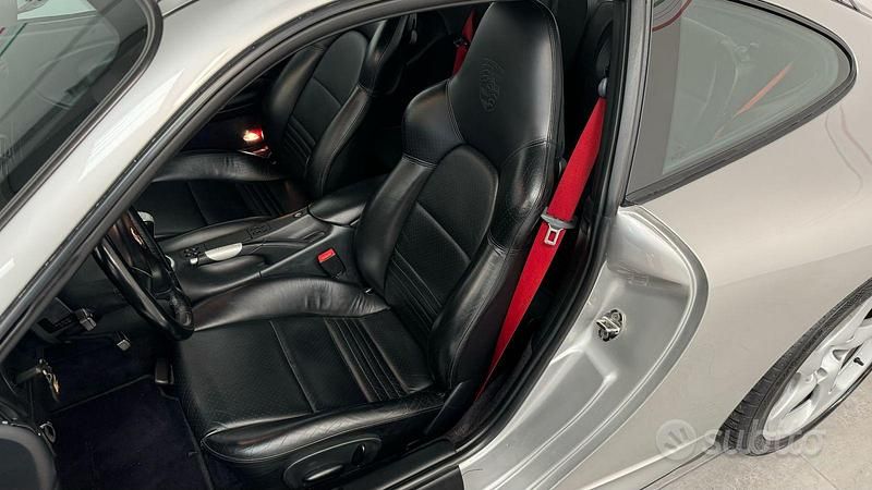 Usata Porsche 911 Carrera 4S 320 CV (235 kW) 2002 Argento Coupé