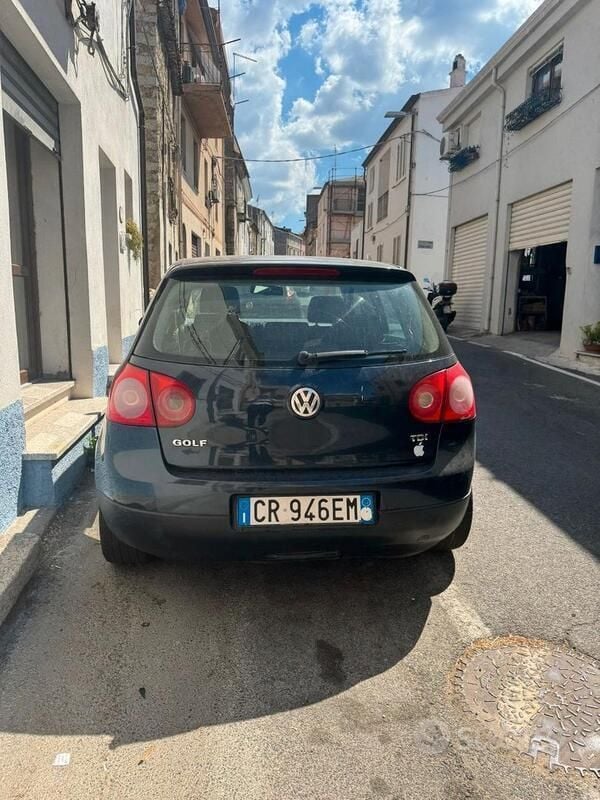Usata 2005 VW Golf V | 4000 € - Immagine 1/4