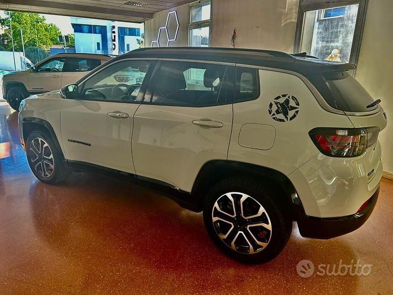 Usata Jeep Compass Summit 190 CV (139 kW) 2021 Bianco tetto nero SUV