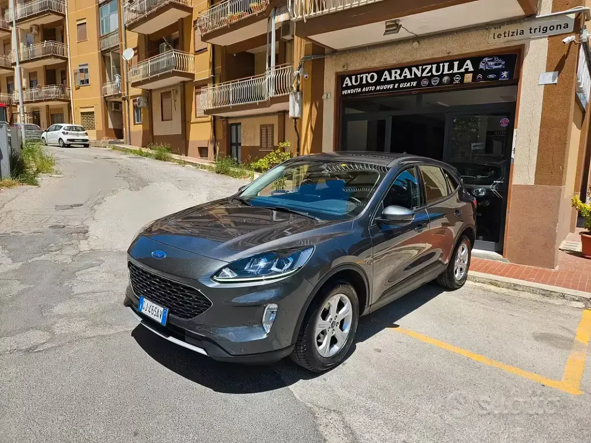 Usata Ford Kuga 120 CV (88 kW) 2022 Grigio SUV