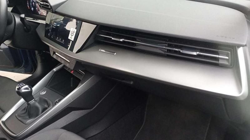 Usata Audi A3 Business 116 CV (85 kW) 2022 Blu/azzurro Berlina
