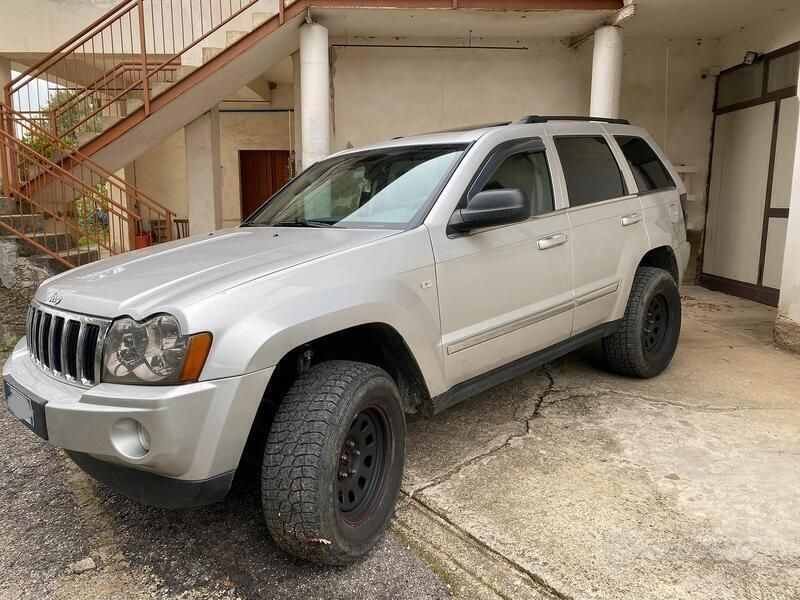 Usata Jeep Grand Cherokee 217 CV (159 kW) 2006 Grigio SUV