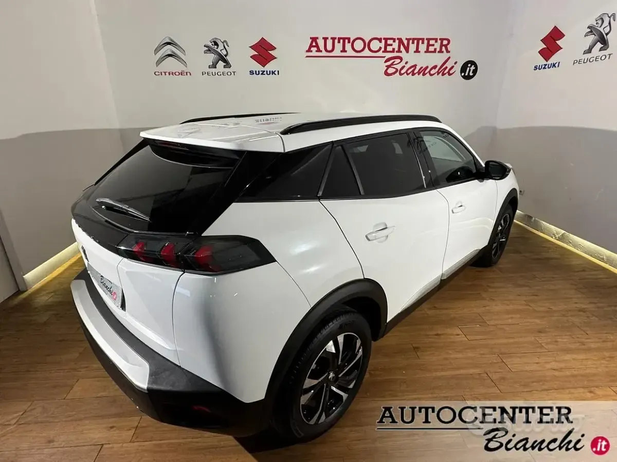 Usata Peugeot 2008 Allure 131 CV (96 kW) 2022 Bianco SUV