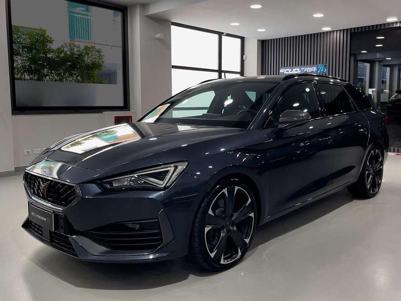 Grigio Usata 2023 Cupra Leon VZ Station wagon | 37.900 € (Cara) - Immagine 1/4