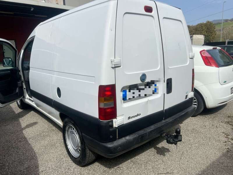 Bianco Usata 2004 Fiat Scudo Furgone | 3900 € (Ottimo prezzo) - Immagine 1/4