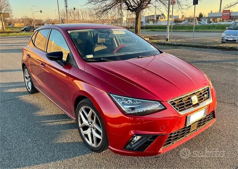 Rosso Usata 2018 Seat Ibiza FR Tre volumi | 7500 € (Buon prezzo) - Immagine 1/4