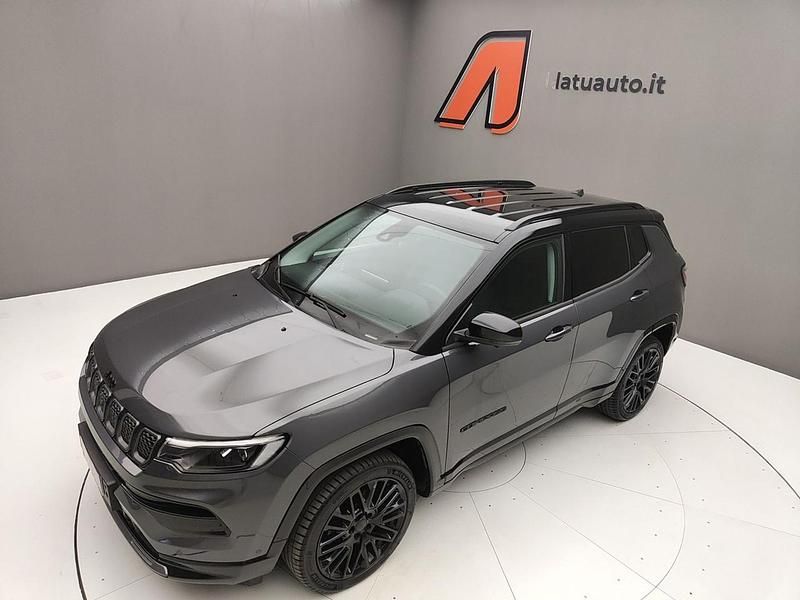 Gebraucht Jeep Compass 131 PS (96 kW) 2024 Grau SUV