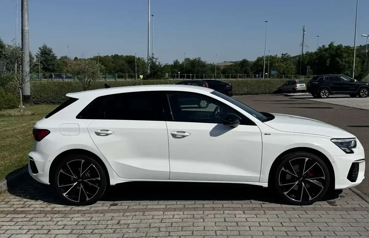Usata Audi A3 S-Line 150 CV (110 kW) 2020 Bianco Berlina
