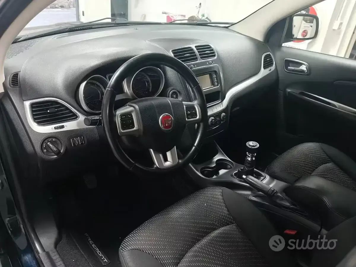 Usata Fiat Freemont Urban 140 CV (102 kW) 2012 Bluazzurro SUV