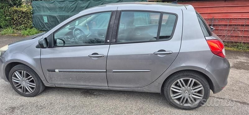 Usata Renault Clio II 75 CV (55 kW) 2010 Grigio Utilitaria