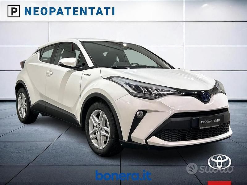 Usata Toyota C-HR Business Edition 122 CV (89 kW) 2021 Bianco SUV