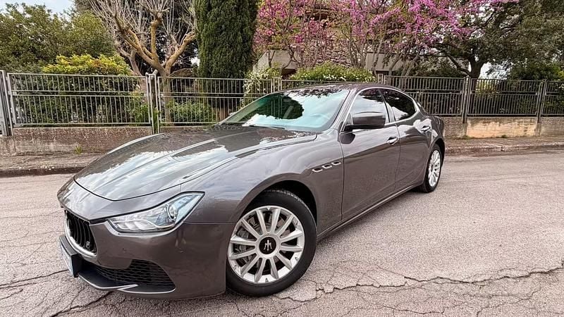 Begagnad Maserati Ghibli 250 HK (183 kW) 2015 Beige Sedan