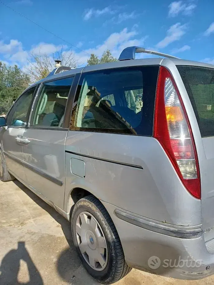 Käytetty Fiat Ulysse 136 HP (100 kW) 2006 Tila-auto