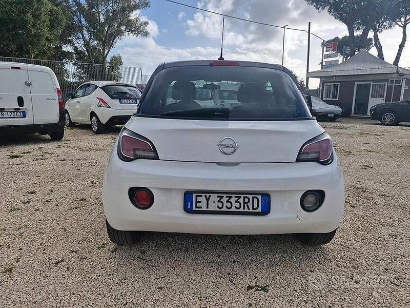 Usado Opel Adam Jam 87 CV (63 kW) 2015 Blanco Utilitario