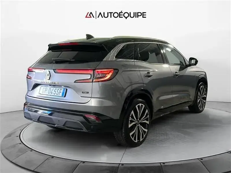 Usata Renault Austral Iconic 200 CV (147 kW) 2023 Grigio SUV