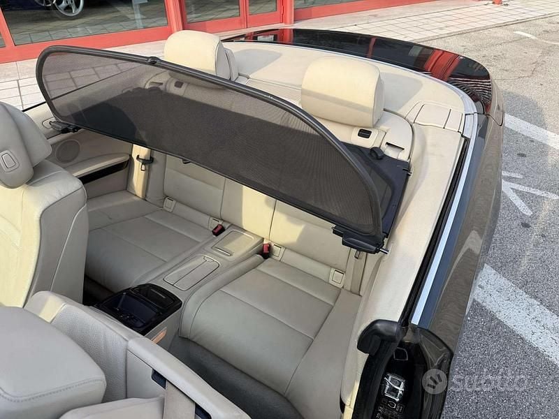 Usata BMW 320 Cabriolet 177 CV (130 kW) 2009 Nero Cabrio