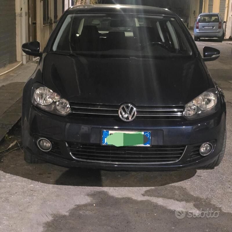 Blu Usata 2010 VW Golf VI Due volumi | 5000 € (Buon prezzo) - Immagine 1/4