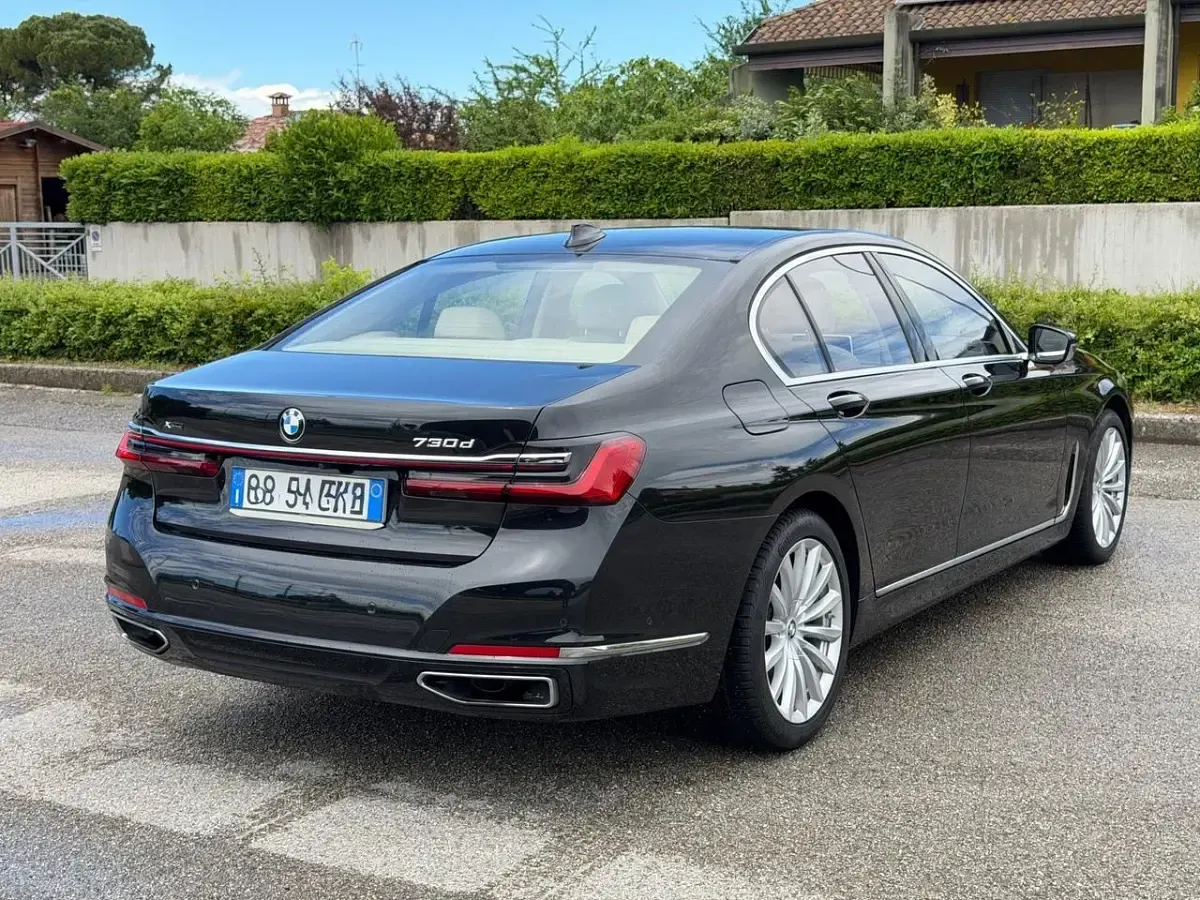 Usata BMW 730 286 CV (210 kW) 2021 Nero Berlina