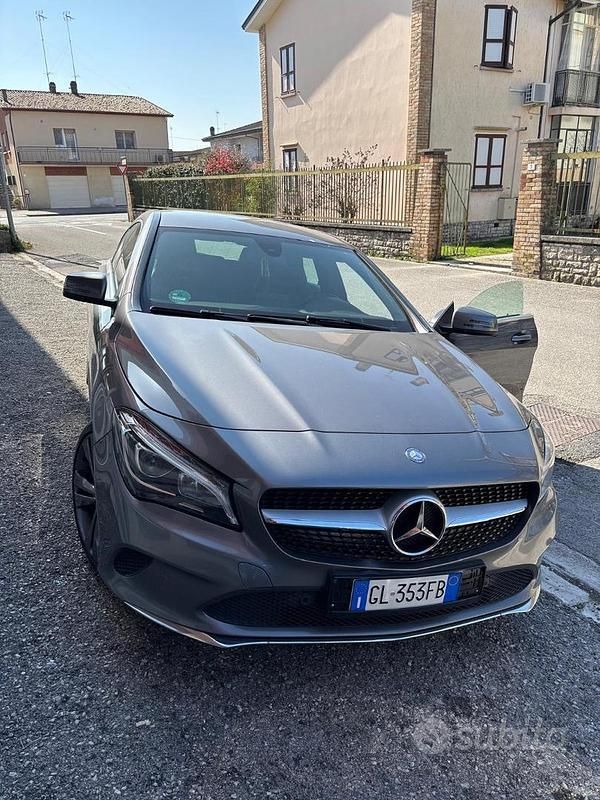 Usata Mercedes CLA180 109 CV (80 kW) 2016 Grigio Berlina