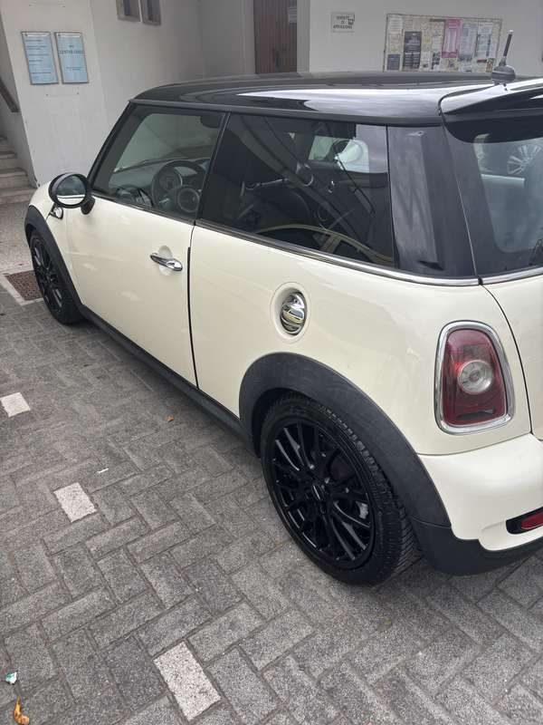 Bianco Usata 2008 Mini Cooper S Pepper Due volumi | 6000 € (Ottimo prezzo) - Immagine 1/4