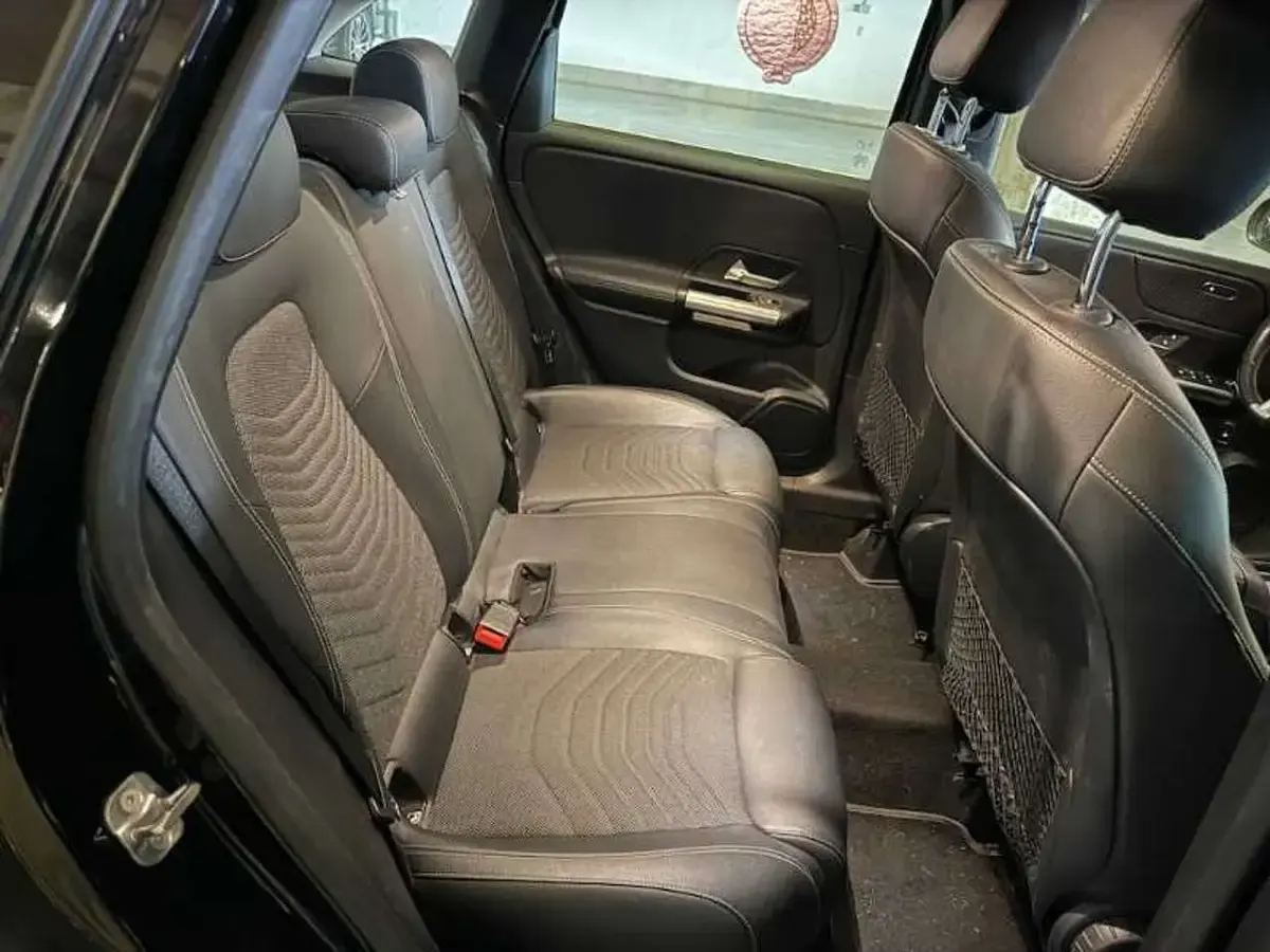Usata Mercedes B180 Advanced Plus 116 CV (85 kW) 2023 Nero Utilitaria