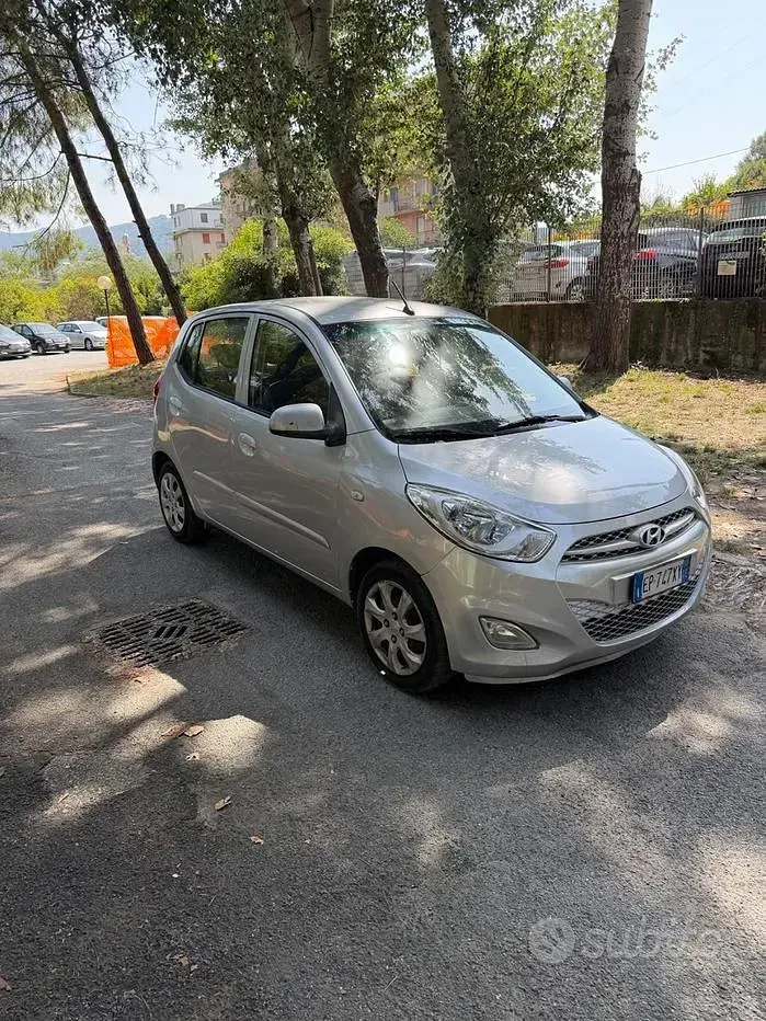 Usata Hyundai i10 Classic 69 CV (50 kW) 2013 Grigio Utilitaria