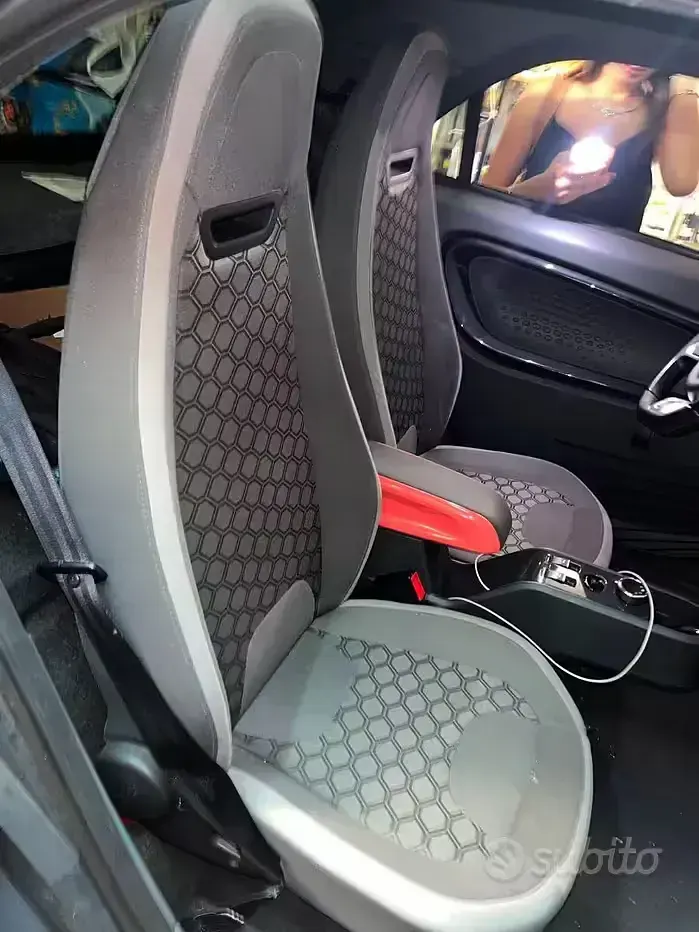 Usata XEV Yoyo 7 kW (10 CV) 2022 Nero Utilitaria