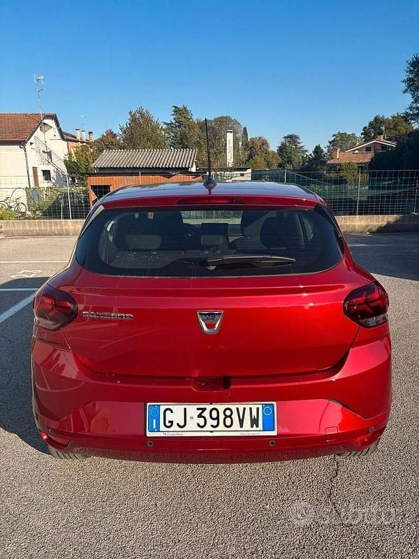 Usata Dacia Sandero Comfort 65 CV (47 kW) 2022 Rosso Berlina