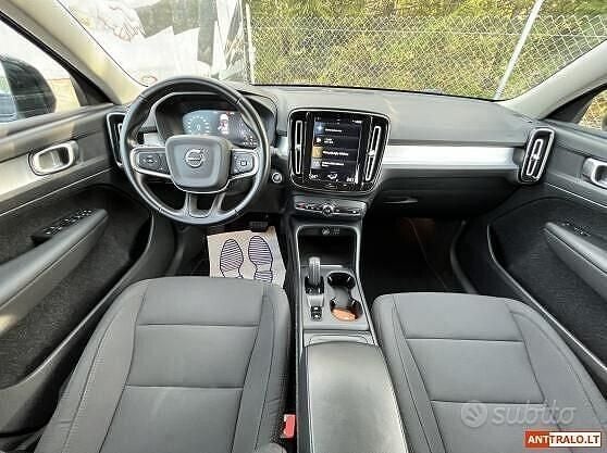 Usata Volvo XC40 Momentum 211 CV (155 kW) 2020 Nero SUV