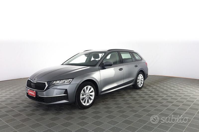 Usata Skoda Octavia Executive 150 CV (110 kW) 2024 Grigio Station wagon