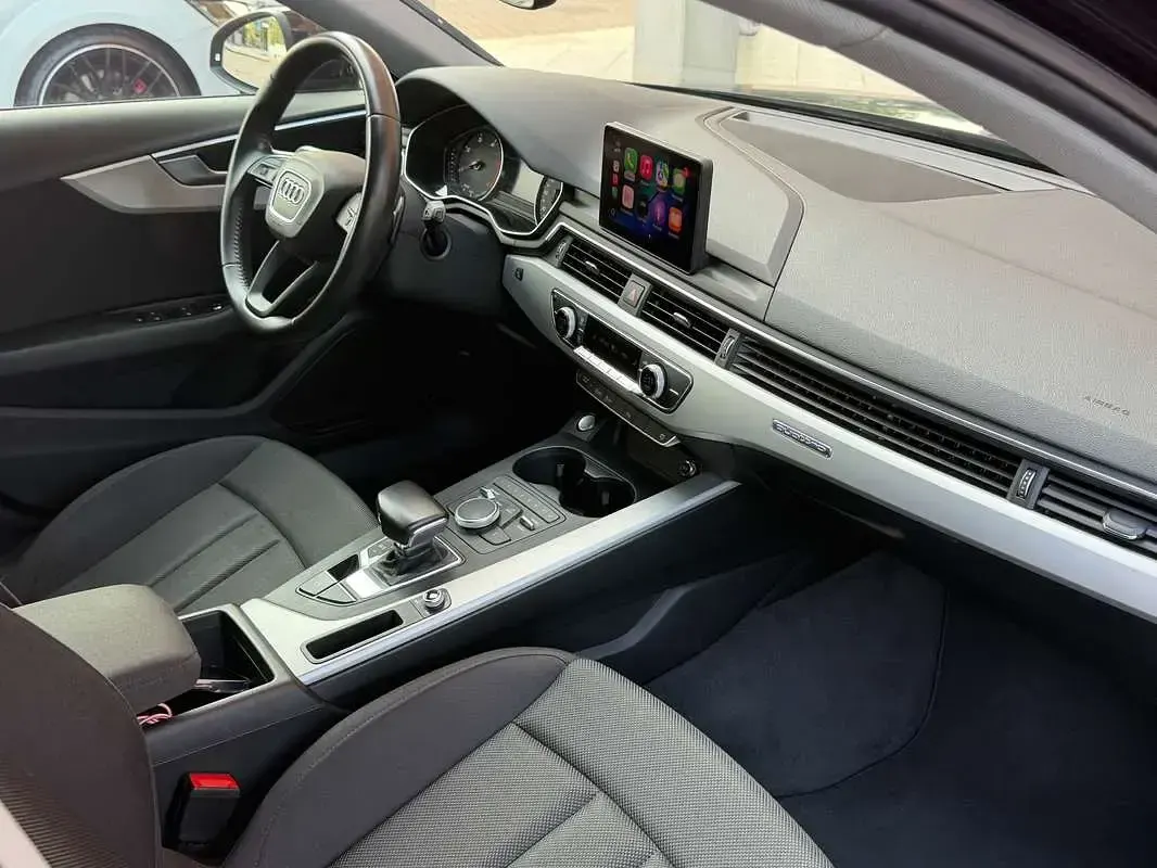 Käytetty Audi A4 Business 190 HP (139 kW) 2019 Musta Farmari