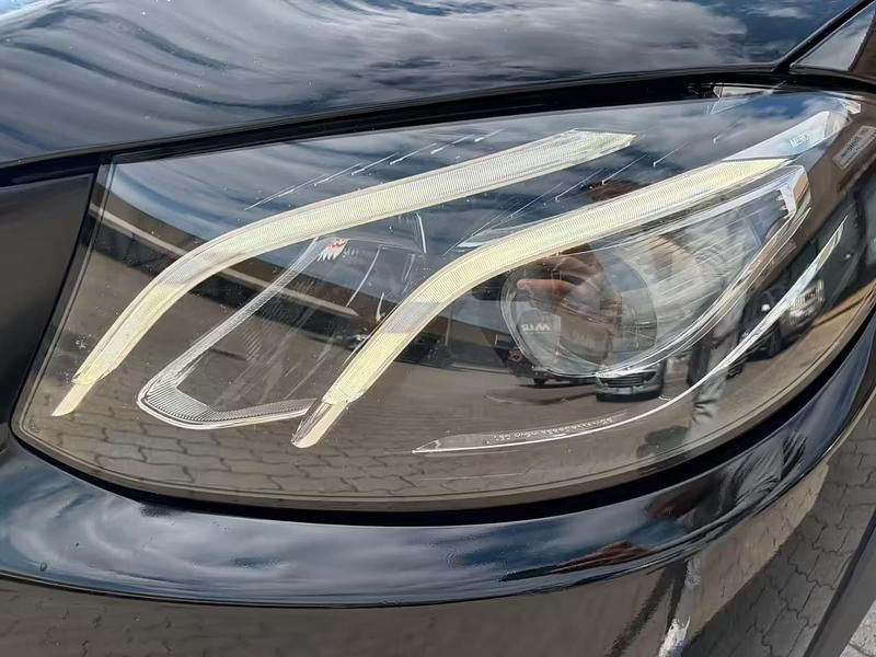 Usata Mercedes E220 All-Terrain Premium Plus 194 CV (142 kW) 2017 Nero Station wagon