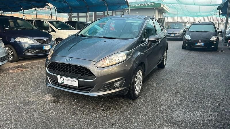 Usata Ford Fiesta Titanium 60 CV (44 kW) 2016 Grigio Berlina