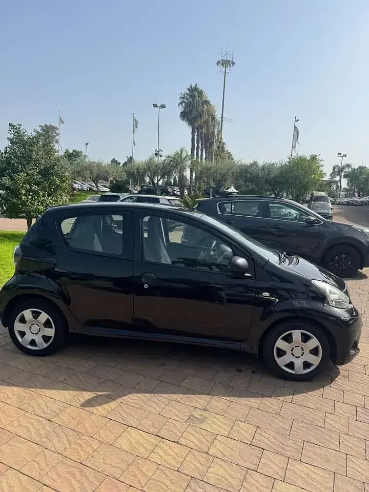 Usata Toyota Aygo Connect Style 68 CV (50 kW) 2013 Nero metallizzato Utilitaria
