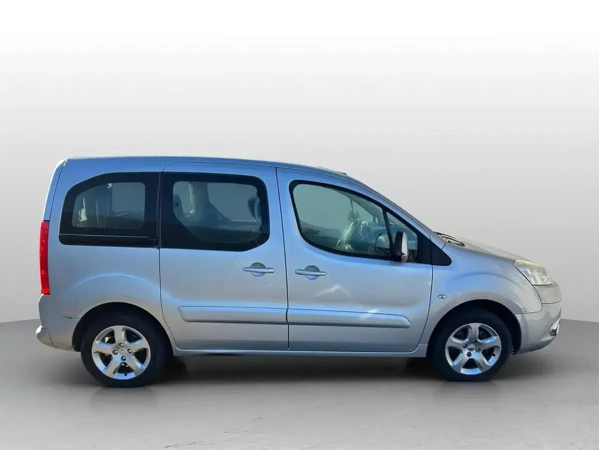 Usata Peugeot Partner Tepee Family 111 CV (81 kW) 2012 Argento Monovolume