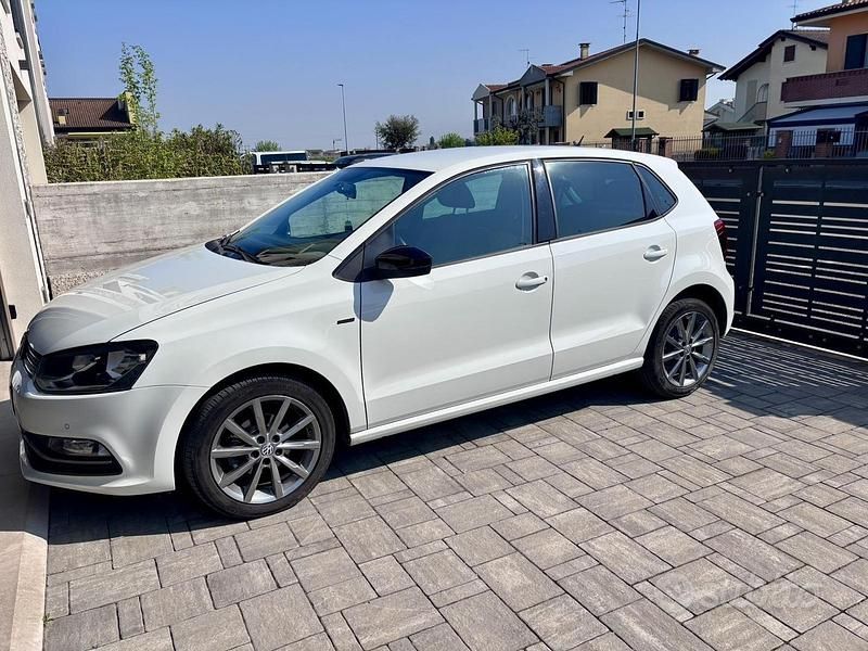 Usata VW Polo 75 CV (55 kW) 2015 Bianco Berlina