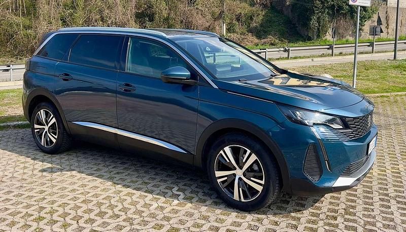 Usata Peugeot 5008 Business-Line 131 CV (96 kW) 2021 Blu/azzurro SUV