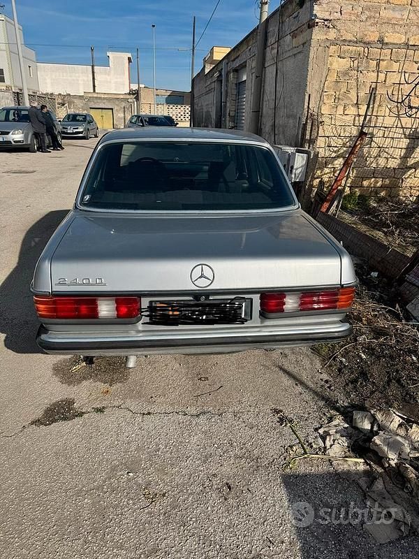 Usata Mercedes 240 1982 Grigio Berlina