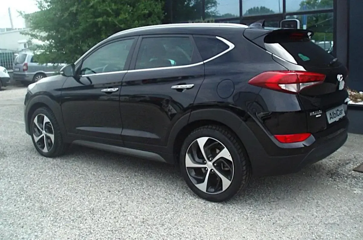 Usata Hyundai Tucson Xpossible 141 CV (103 kW) 2017 Nero SUV