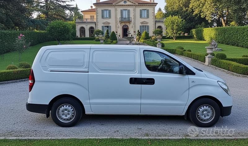 Usata Hyundai H-1 170 CV (125 kW) 2011 Bianco Monovolume