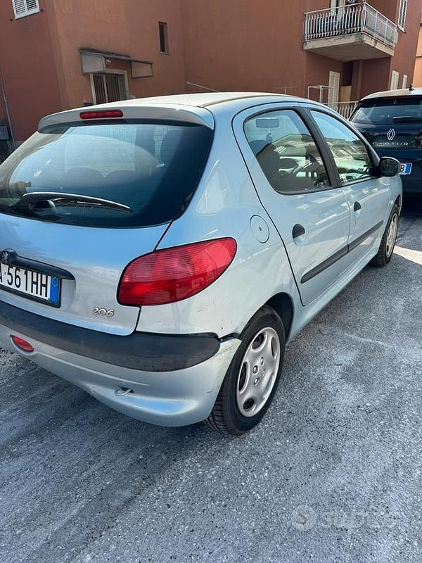 Usata Peugeot 206 70 CV (51 kW) 2001